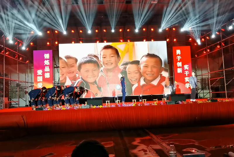 图7：相思湖校区舞蹈社团正在表演节目.jpg