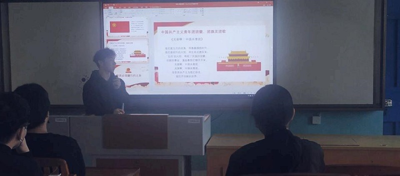 1648957256329012.jpg 图3:讲解团的相关知识.jpg