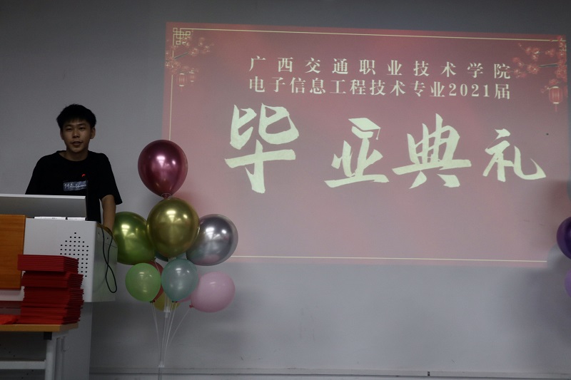 学生代表发言.jpg