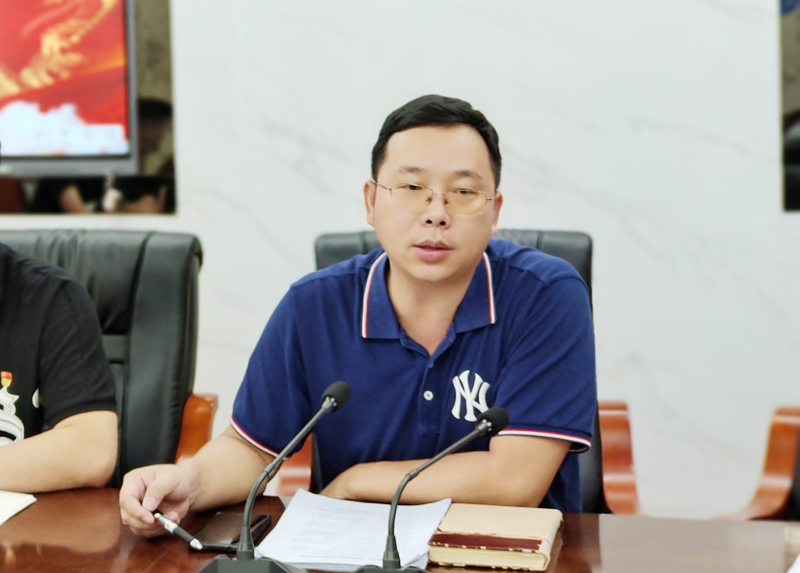 1626433034521702.jpg 图1:教工第一党支部书记成世龙主持会议.jpg
