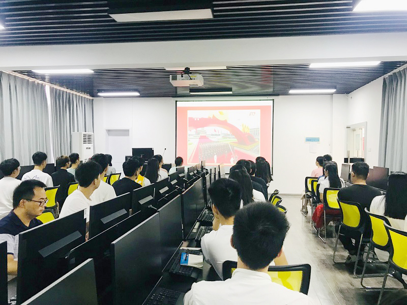 1625151796832020.jpg 图2:相思湖校区师生党员观看庆祝大会.jpg