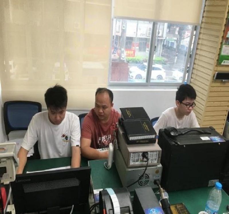 1623064072491259.jpg 图9:覃喜老师赛前指导.jpg