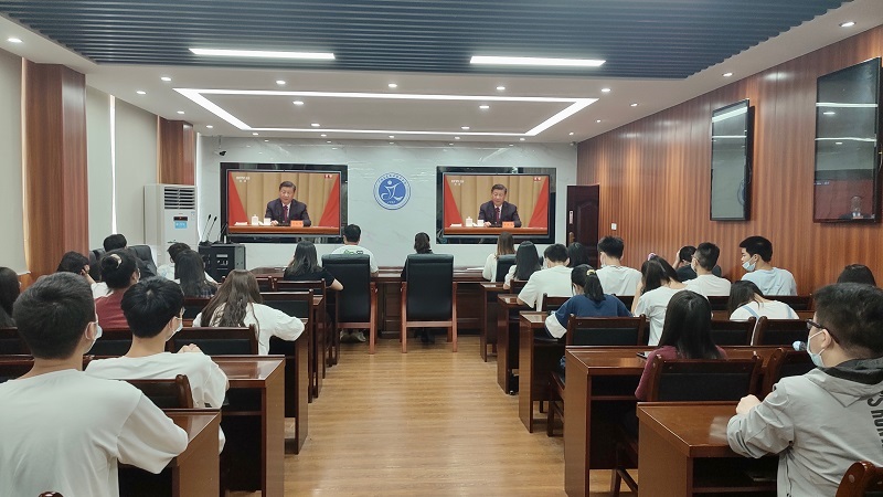 1652278268683699.jpg 园湖校区集中收看现场(1).jpg